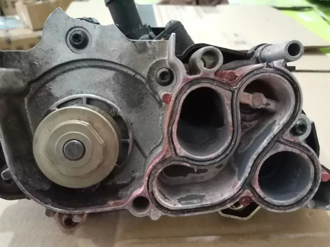 Audi and Volkswagen water pumps leak frequently, revealing the root cause of the failure